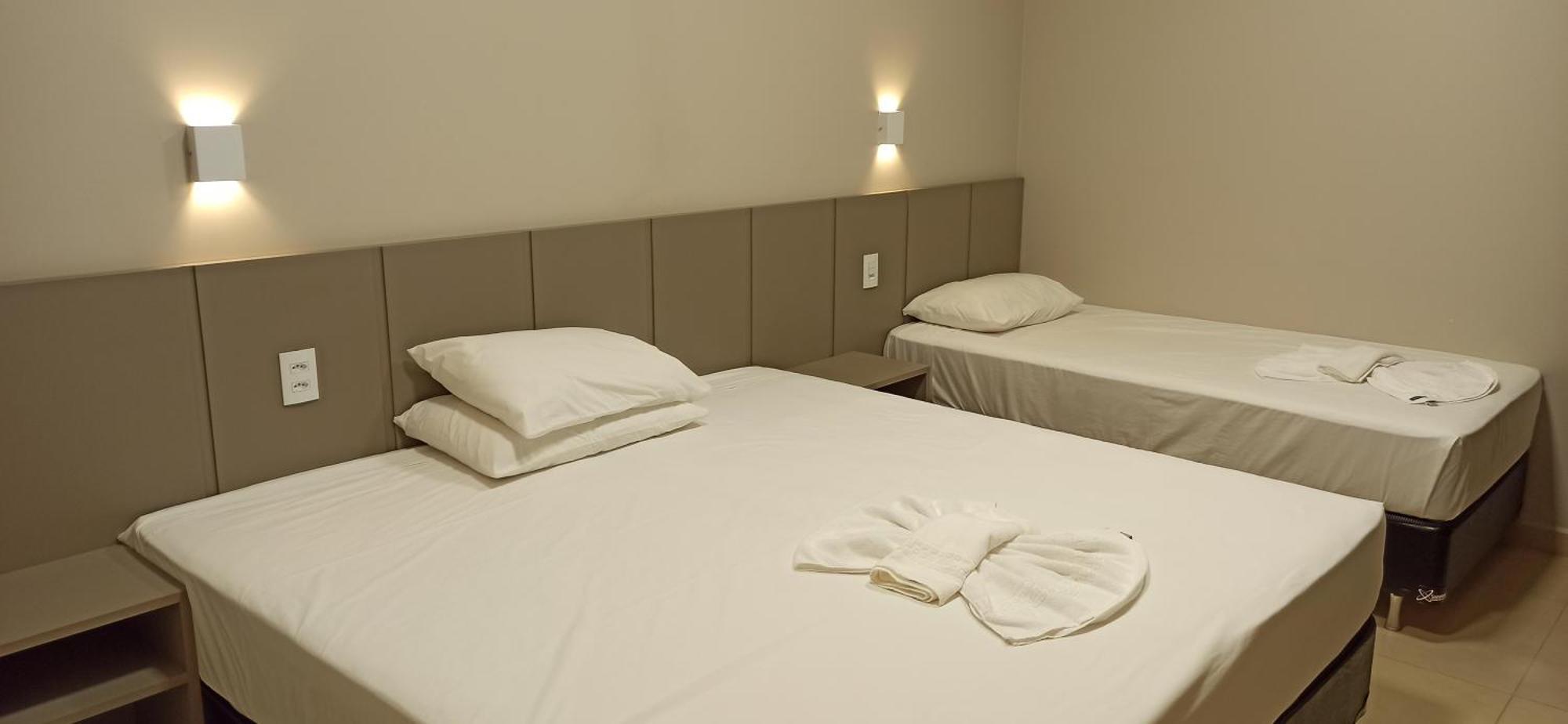 Sleep Hotel Toledo  Exterior photo