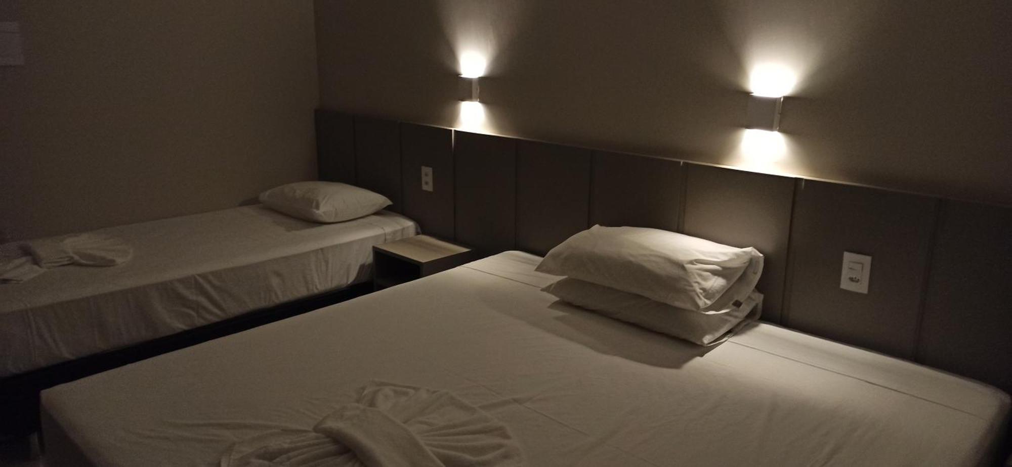 Sleep Hotel Toledo  Exterior photo